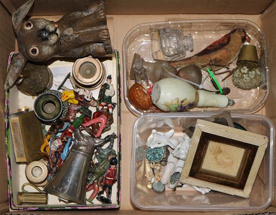 A rabbit money box and mixed collectables